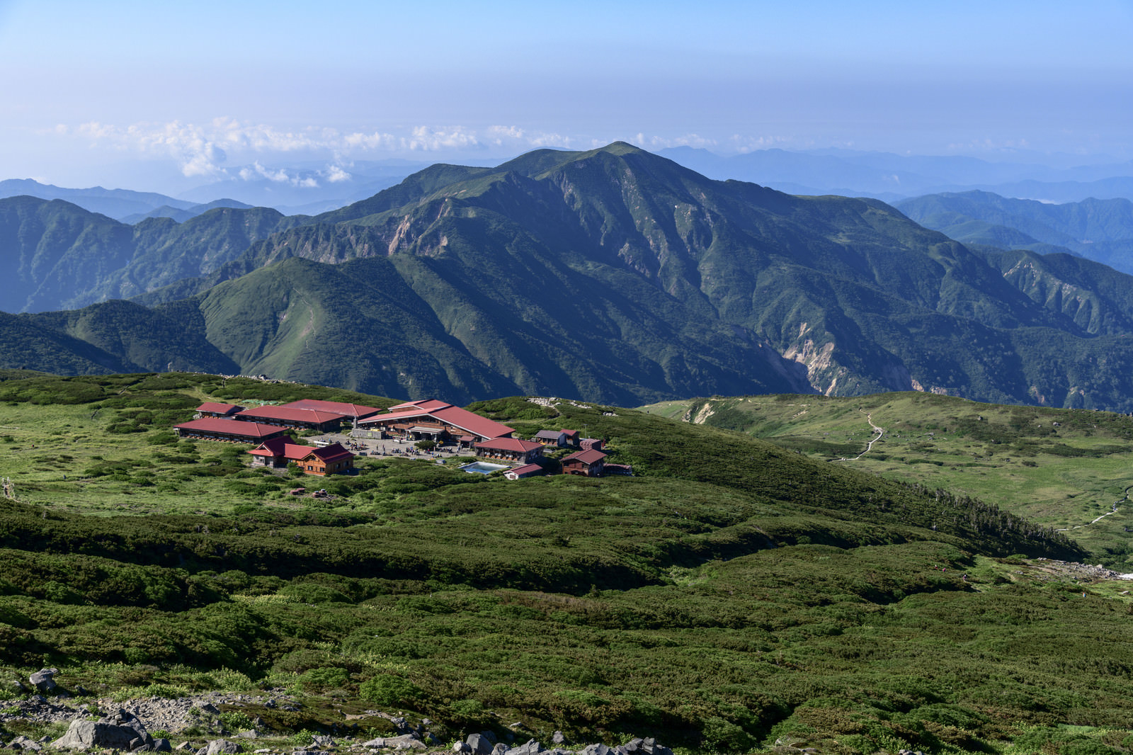 山小屋遠景